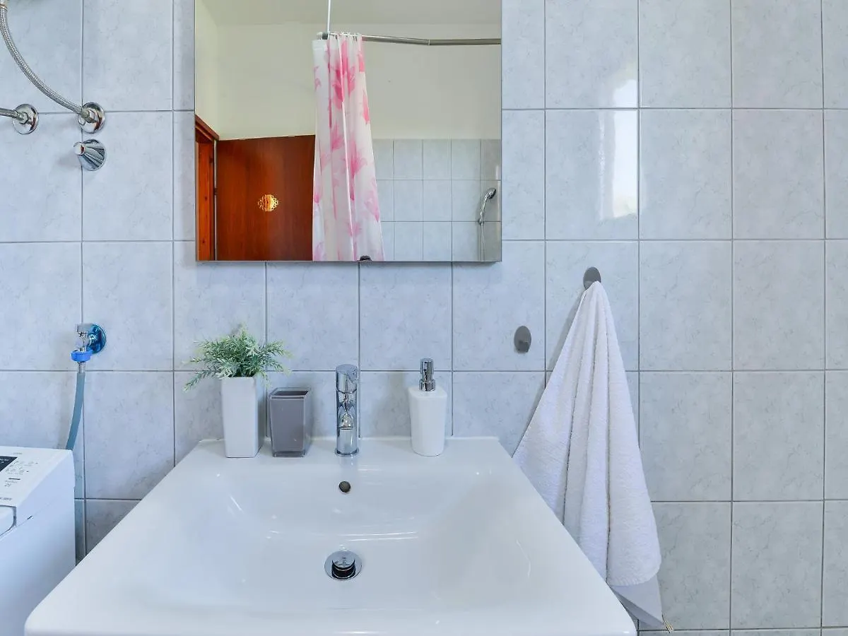 Holiday Home Antonia With Pool Galovac