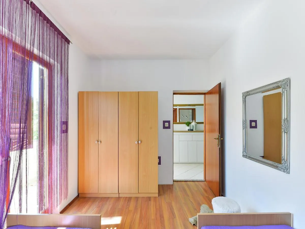 Holiday Home Antonia With Pool Galovac  0*, Galovac (Zadar)