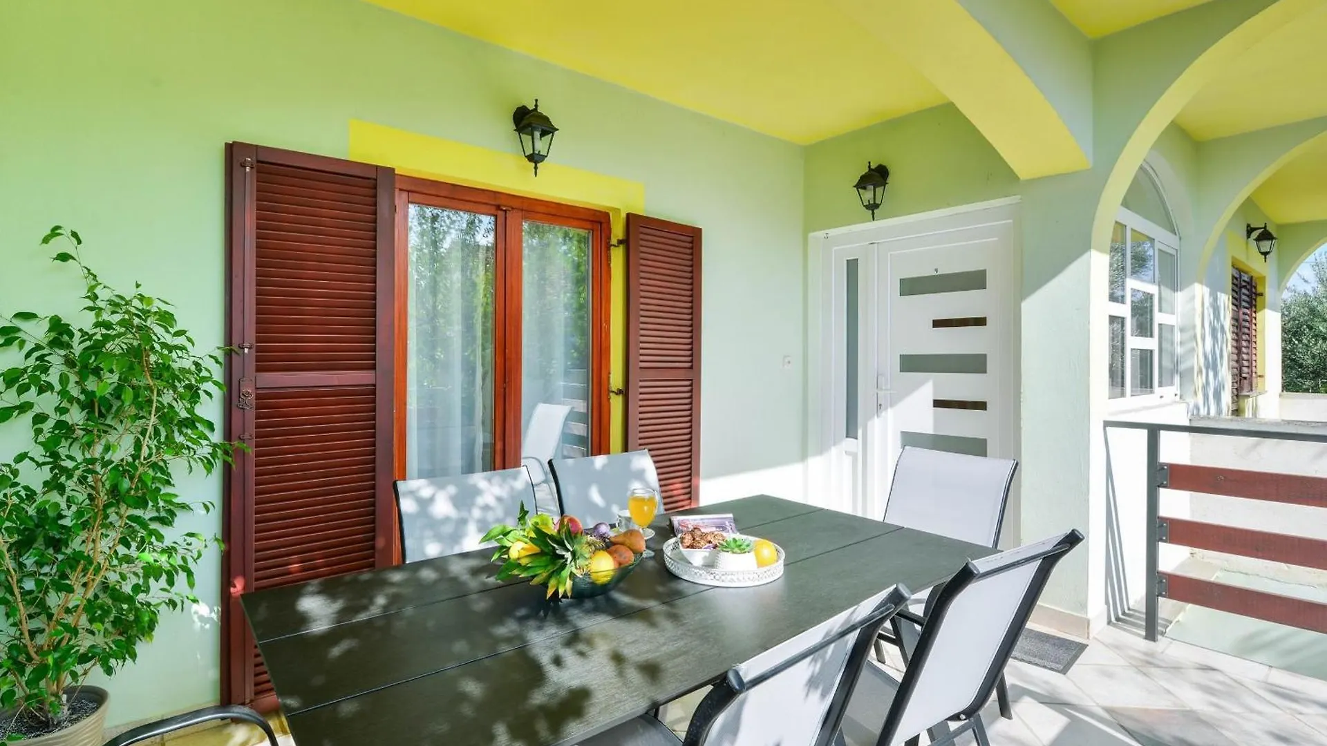 Holiday Home Antonia With Pool Galovac  0*, Galovac (Zadar)