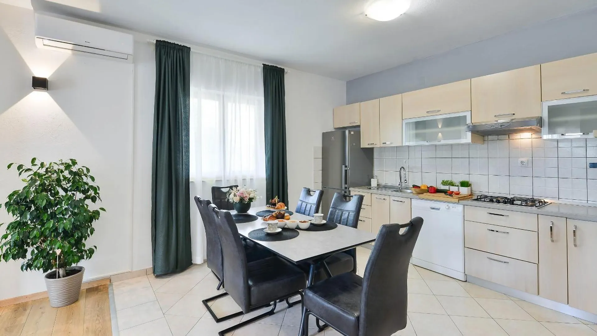 Holiday Home Antonia With Pool Galovac  0*, Galovac (Zadar) Croatia